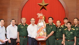 Bí thư Thành ủy TPHCM Nguyễn Thiện Nhân thăm, chúc tết lực lượng vũ trang tại TPHCM