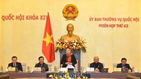 Sáng 10-2, dưới sự chủ trì của Chủ tịch Quốc hội Nguyễn Thị Kim Ngân, Ủy ban Thường vụ Quốc hội khai mạc phiên họp thứ 42