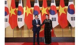 Chủ tịch Quốc hội Quốc Park Byeong-Seug và Chủ tịch Quốc hội Nguyễn Thị Kim Ngân tại Lễ đón chính thức chiều 2-11. Ảnh: QUANG PHÚC