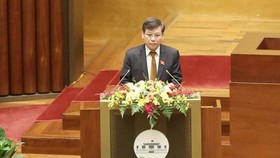 Viện trưởng VKSND tối cao Lê Minh Trí vừa trình bày Báo cáo về công tác của VKSND trong nhiệm kỳ Quốc hội khóa XIV. Ảnh: QUANG PHÚC