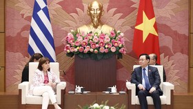 Chủ tịch Quốc hội Vương Đình Huệ tiếp Tổng thống Hy Lạp Katerina Sakellaropoulou tại Nhà Quốc hội