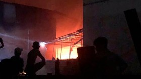 Cháy lớn tại xưởng sản xuất ghế sofa ở quận Bình Tân