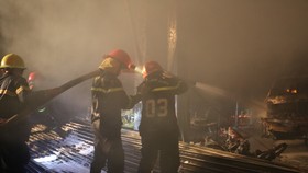 Lực lượng chữa cháy tại hiện trường
