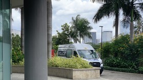 Công an có mặt tại hiện trường. Ảnh: CHÍ THẠCH