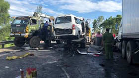 Hiện trường vụ tai nạn tại Quảng Nam làm 13 người chết, 4 người bị thương