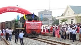Lễ thông tuyến đường sắt Yên Viên - Lào Cai ngày 25-4-2015 tại ga Văn Phú - Yên Bái