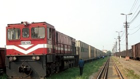 Thông tuyến đường sắt Bắc - Nam đoạn Tháp Chàm - Nha Trang