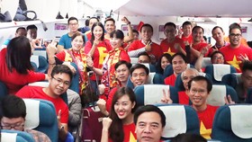 Hàng trăm CĐV bay sang Dubai cổ vũ đội tuyển Việt Nam trong trận tứ kết Asian Cup 2019
