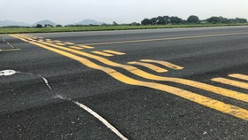 Đường cất hạ cánh sân bay Nội Bài xuống cấp