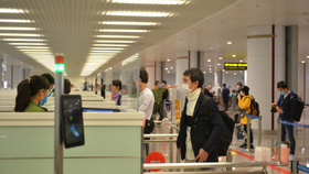 Đề nghị nới lỏng biện pháp phòng dịch với khách nhập cảnh đường hàng không