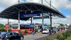 Tài xế phản đối việc siết chặt thu phí tại trạm BOT Kiến Xương
