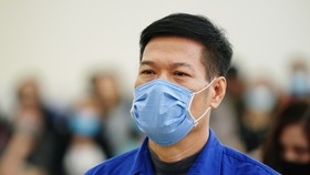  Vụ nâng giá máy xét nghiệm Covid-19: Chủ mưu Nguyễn Nhật Cảm lãnh 10 năm tù giam