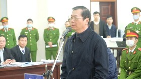Hoãn phiên xét xử cựu Bộ trưởng Vũ Huy Hoàng lần 2