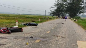 Tai nạn xe máy trong đêm Trung thu, 5 người chết và 2 người bị thương