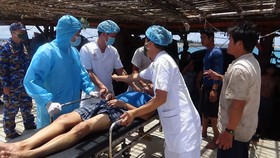 Bệnh xá đảo Song Tử Tây cấp cứu kịp thời ngư dân bị đột quỵ 