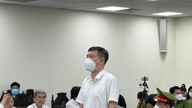 Cựu Trưởng Công an quận Tây Hồ hầu tòa với cáo buộc nhận hối lộ