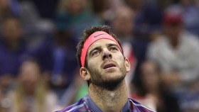 Del potro giận dữ và thất vọng khi để thua Nadal
