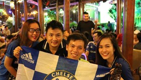 True Blue ở Sài Gòn vẫn phất cao cờ Chelsea