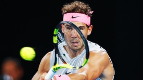 Rafael Nadal trong trận đấu với Marin Cilic