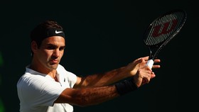 Federer trong trận thua Kokkinakis