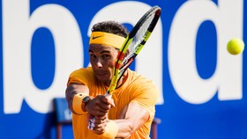 Rafael Nadal tiếp tục thống trị mặt sân đất nện mùa này