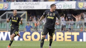 Bernardeschi ghi bàn thắng quý như vàng giúp Juve hạ Chievo