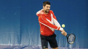 Djokovic tập luyện ở Trung tâm quần vợt mang tên anh