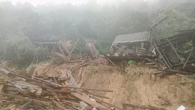 Mưa lớn gây ngập lụt, sạt lở tại huyện Kỳ Sơn (Nghệ An)