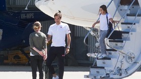 Federer và gia đình bay máy bay cá nhân đến Melbourne