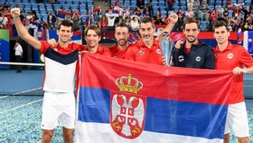 Djokovic và tuyển Serbia vô địch ATP Cup 2020