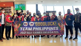 Đội tuyển kick-boxing Philippines tại sân bay