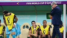 Ronaldo phải ngồi dự bị