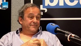 Cựu chủ tịch UEFA Michel Platini trả lời phỏng vấn của France Bleu.