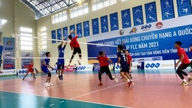 Giải bóng chuyền hạng A toàn quốc 2022 đã bị giảm đáng kể tiền thưởng. Ảnh: V.L