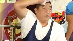 Lực sĩ Nguyễn Văn Hùng đã có tấm HCV tại nội dung 72kg ở ASEAN Para Games 11-2022. Ảnh: V.HÙNG