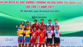 Các VĐV nam đã đạt huy chương trong ngày thi đấu đồng đội 18-8. Ảnh: CYCLING.NEWS