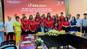 Các VĐV của ưu tú của thể thao Việt Nam đã được nhận gói hỗ trợ 5 tỷ đồng. Ảnh: MINH CHIẾN