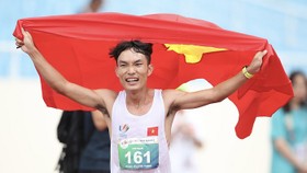 Hoàng Nguyên Thanh là ứng viên vô địch nội dung marathon nam Đại hội thể thao toàn quốc năm nay. Ảnh: HOÀNG TRIỀU