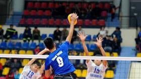 Chủ công Từ Thanh Thuận đã mang về chiến thắng cho Khánh Hòa. Ảnh: VĂN DUY