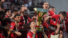 AC Milan vô địch Serie A sau hơn 4000 ngày dài đằng đẵng trông chờ