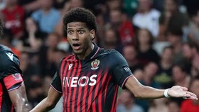 Todibo phá kỷ lục thẻ đỏ nhanh nhất lịch sử Ligue 1