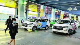 Pros, cons of aggregating tech-based taxis into traditional taxis