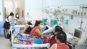 DHF patients are being treated at Children’s Hospital No.2 in HCMC. (Photo: SGGP)