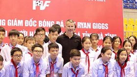 Ryan Giggs đã có chuyến thăm, làm việc tại tỉnh Nghệ An và tỉnh Hà Tĩnh