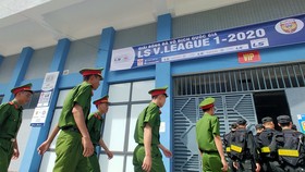 Sân Hà Tĩnh tăng cường an ninh trước trận gặp Đà Nẵng. Ảnh: Dũng Phương