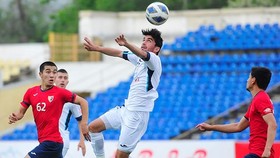 Một trận đấu tại giải vô địch Tajikistan mùa bóng 2020. Ảnh: TFF