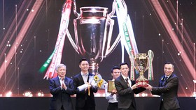 Hà Nội thắng lớn với 3 danh hiệu cá nhân. Ảnh: MINH HOÀNg