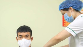 Các thành viên của CLB Hà Nội đã tiêm vaccine phòng dịch Covid-19