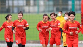 Đội tuyển nữ Việt Nam trên sân tập chiều 27-3