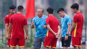 U23 Việt Nam trên sân tập chuẩn bị cho trận gặp Timor Lester. Ảnh: DŨNG PHƯƠNG 